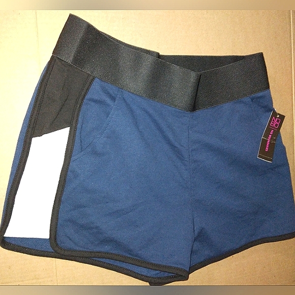 ☆NWT☆NOBO☆No Boundaries Juniors Large  Slip-on Colorblock women's Shorts☆ - Picture 1 of 13